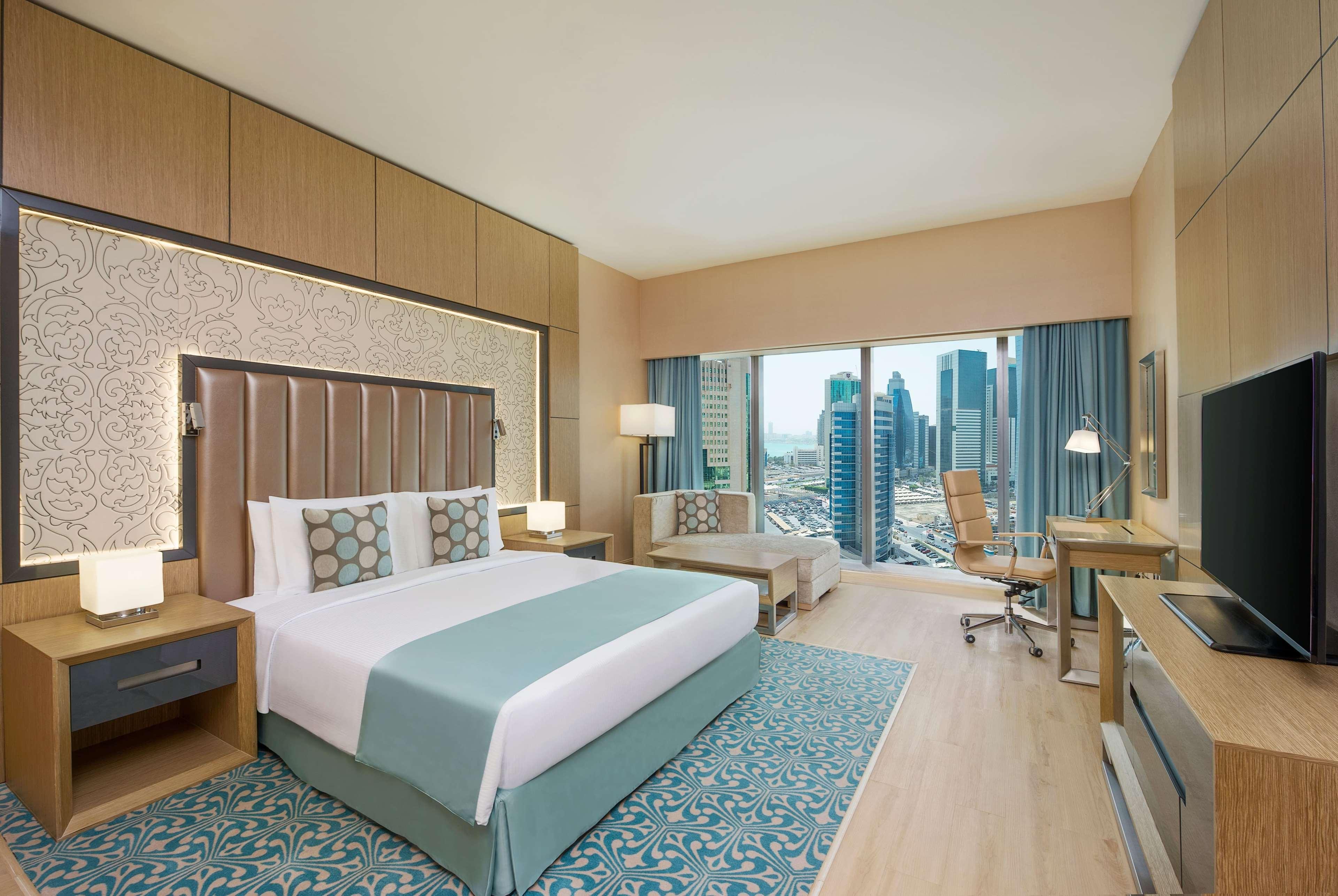 Wyndham West Bay Hotel