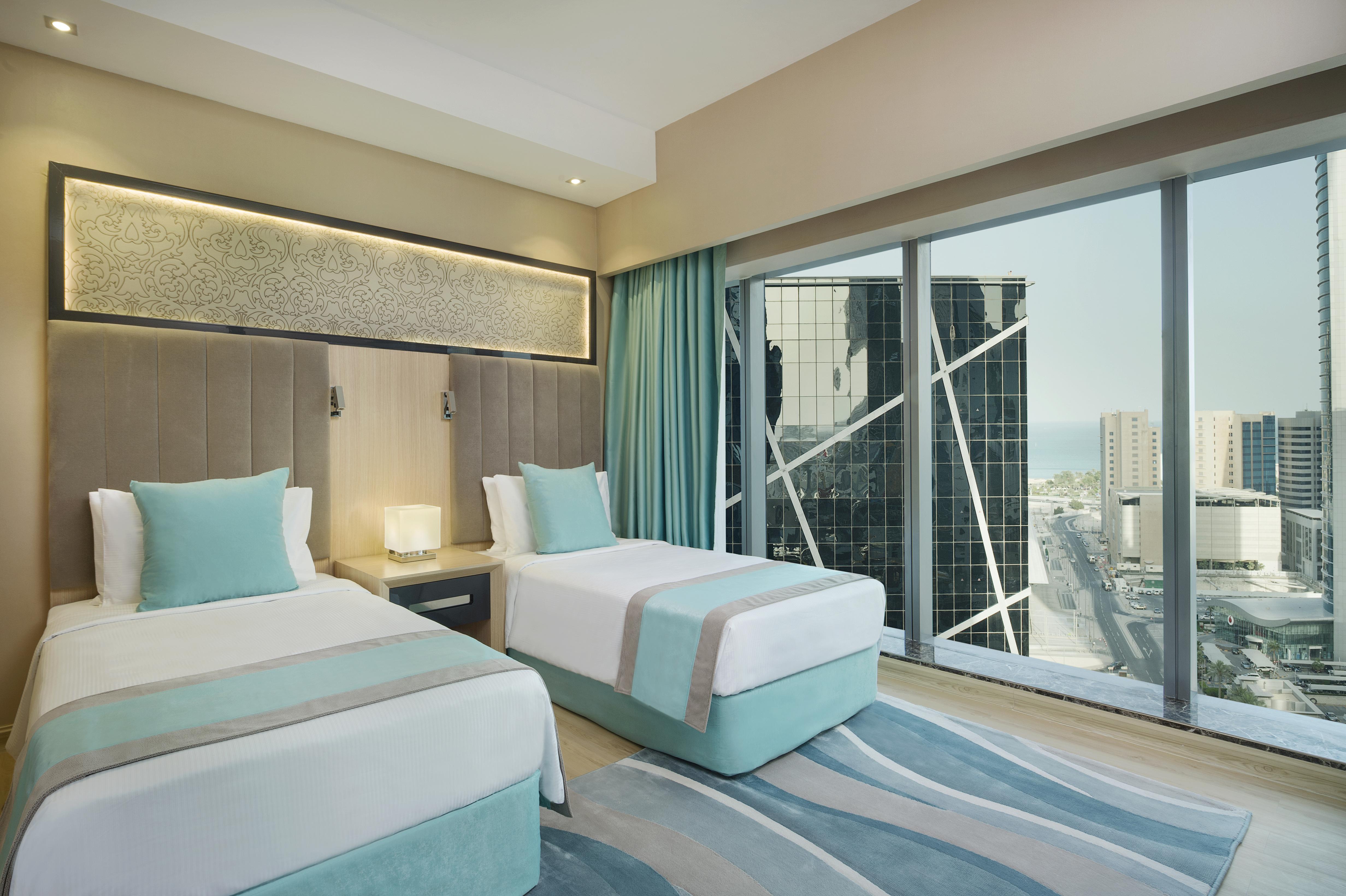 Wyndham West Bay Hotel 5*