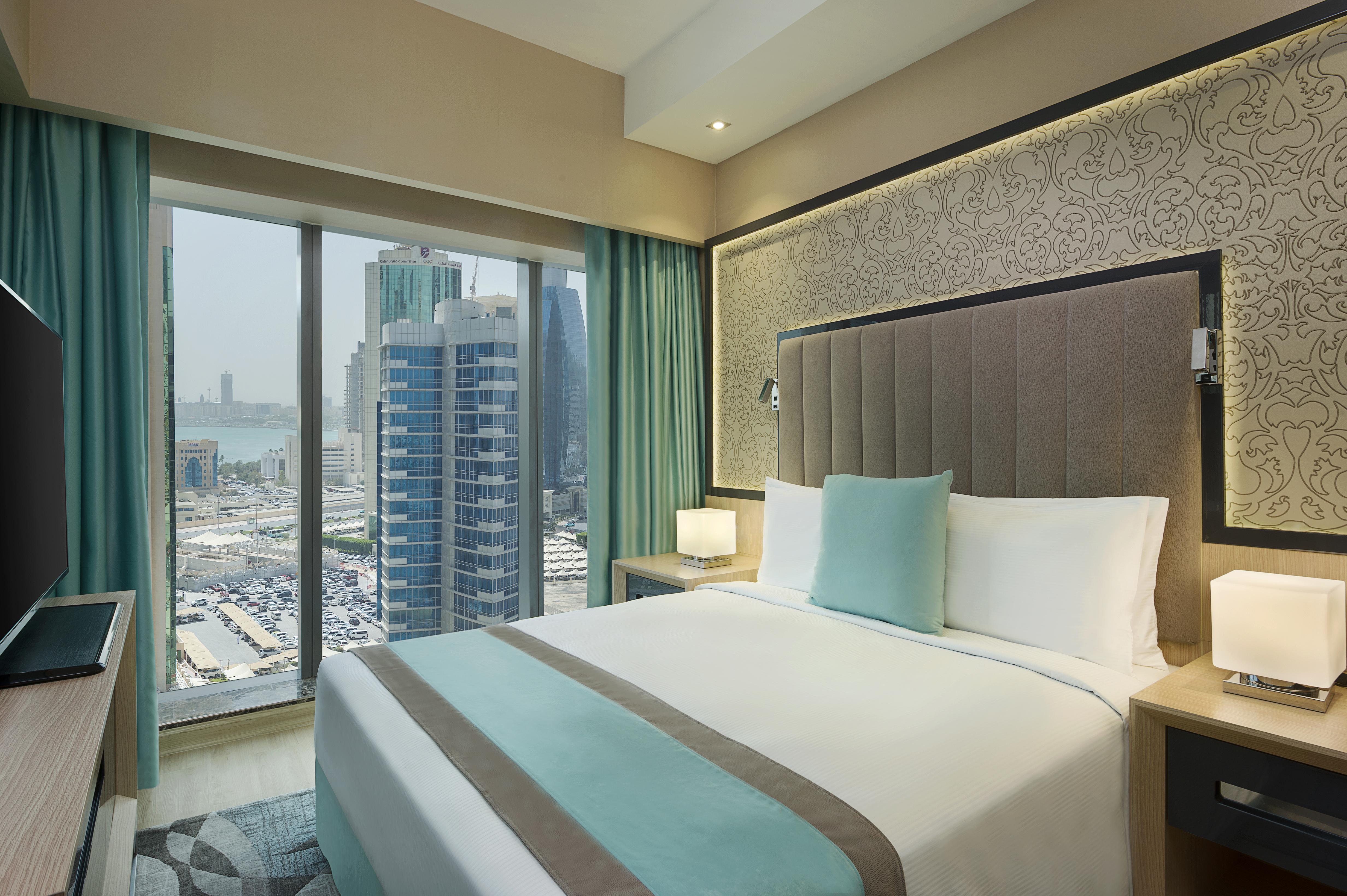 Wyndham West Bay Hotel
