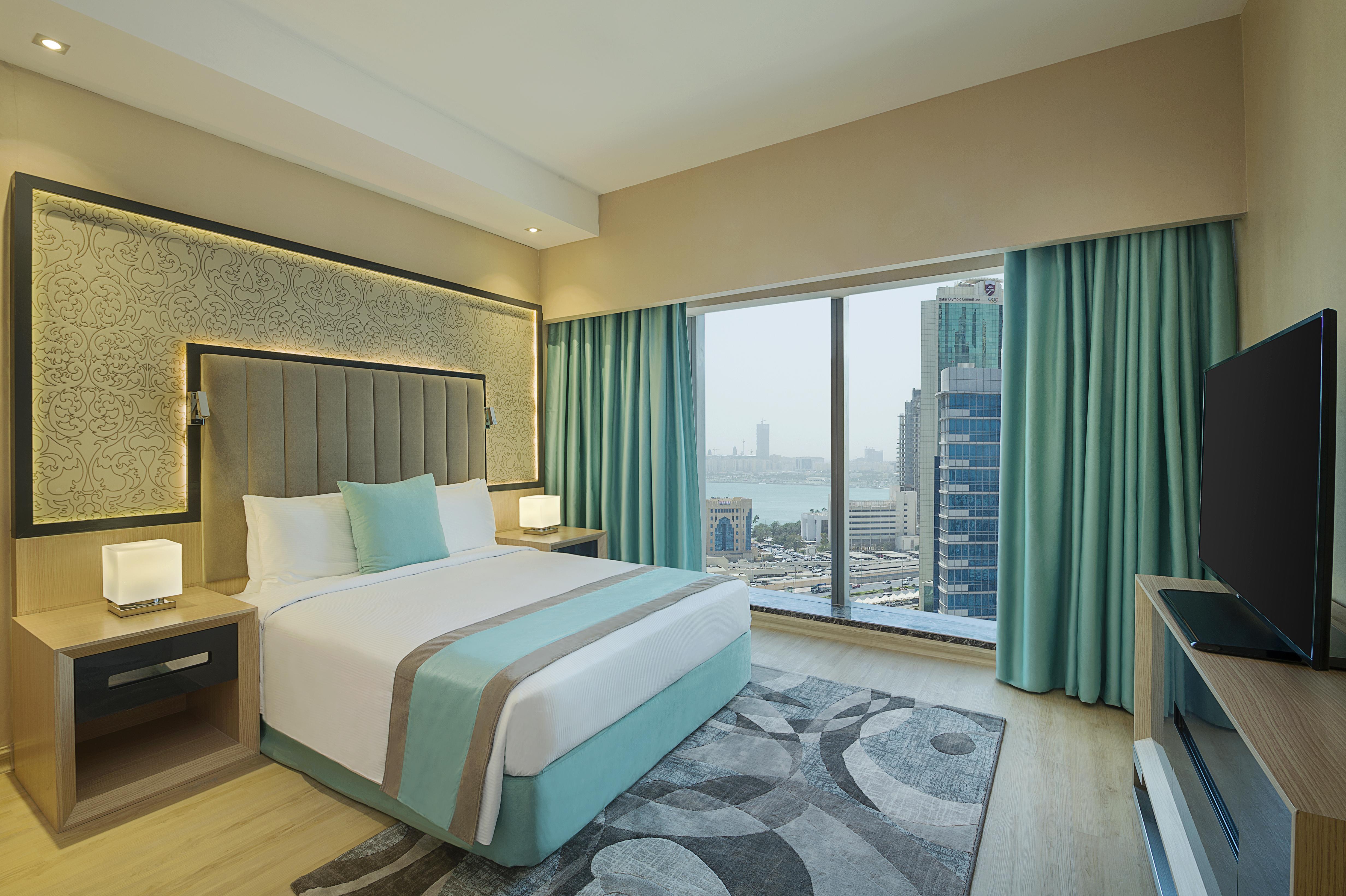 Hotel Wyndham West Bay 5*