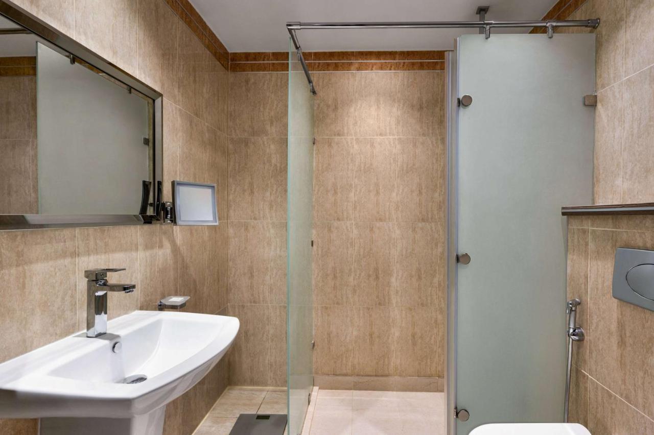 Wyndham West Bay 5*