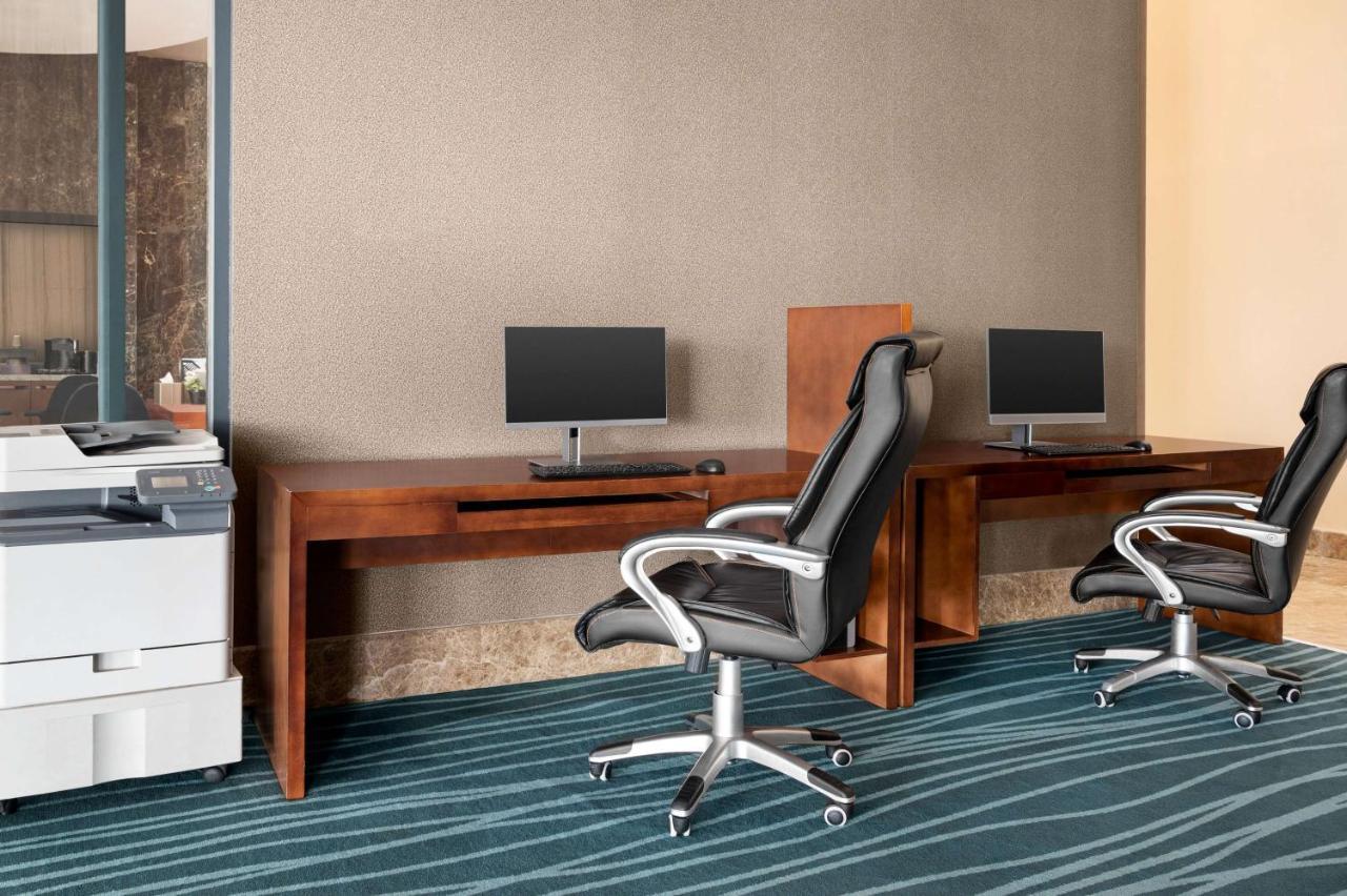 Hotel Wyndham West Bay Doha