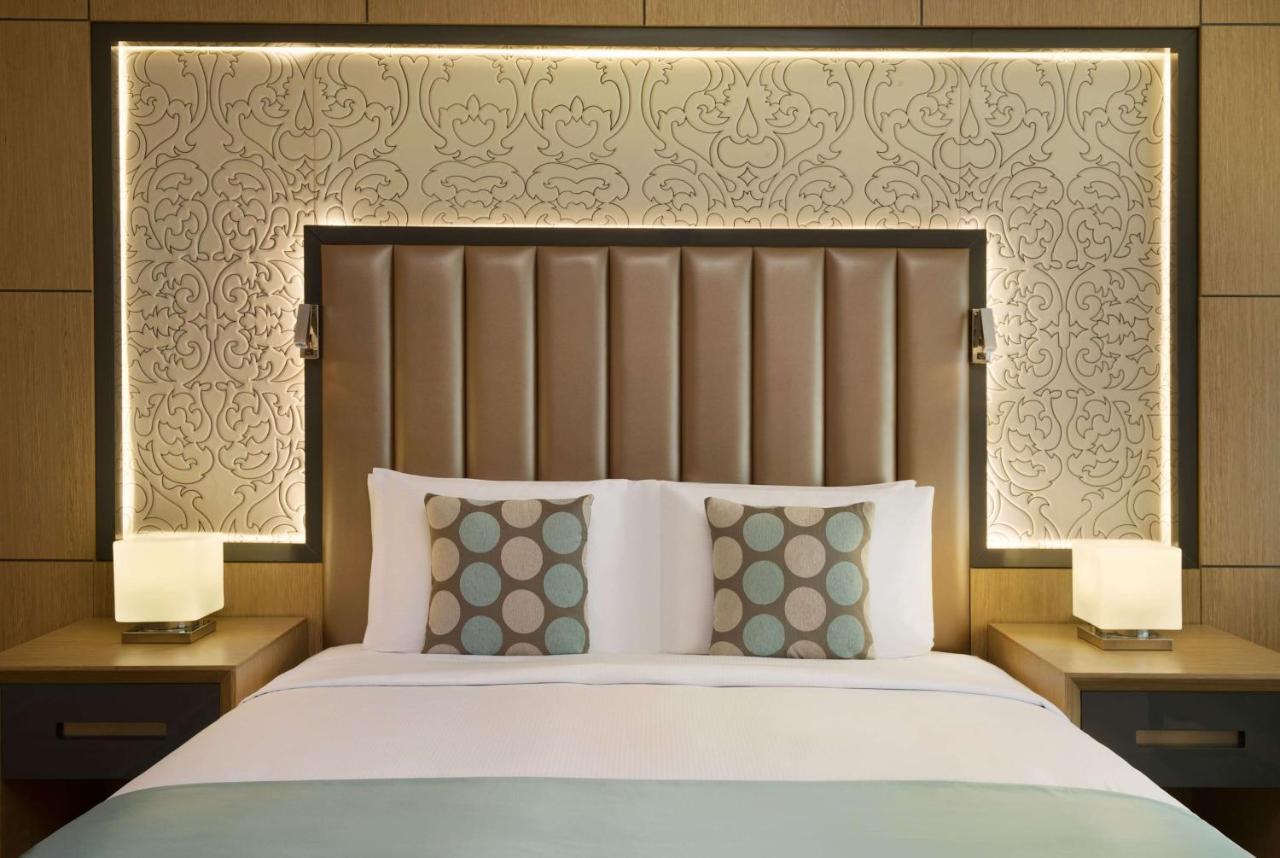 Wyndham West Bay Hotel